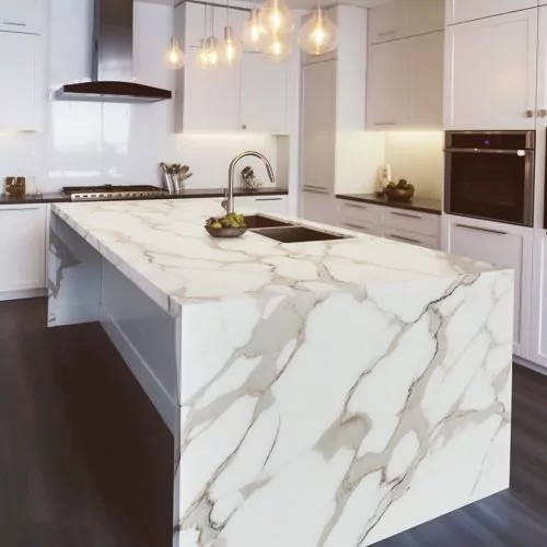 plan-travail-quartz-pas-cher-calacatta-izaro-2-500×500